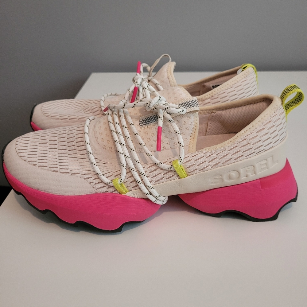 NEW Sorel Kinetic Impact Laces Sneakers Cactus Pink/Natural